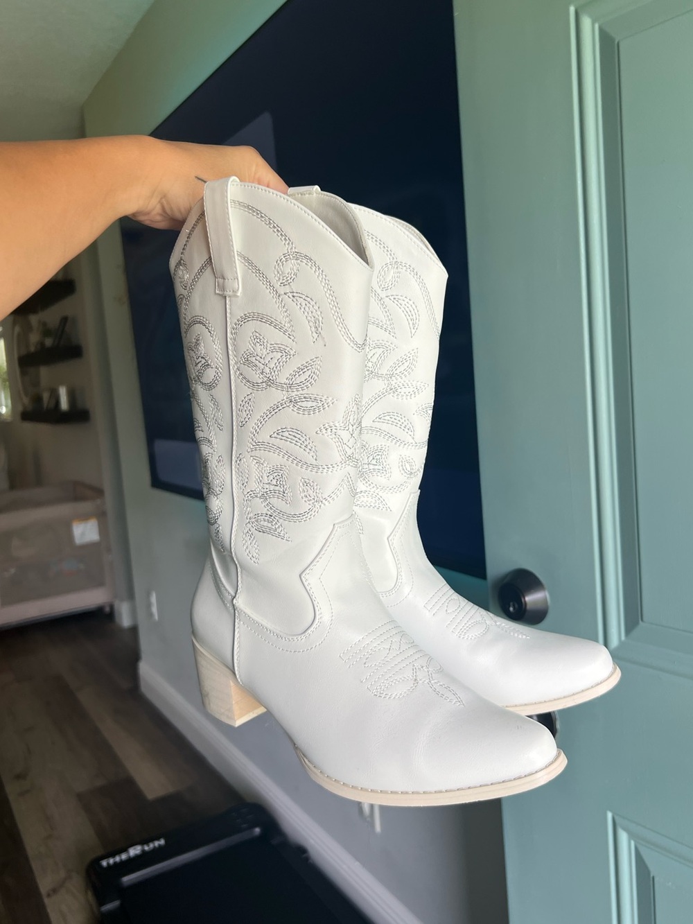 Women's White Embroidered Western Boots